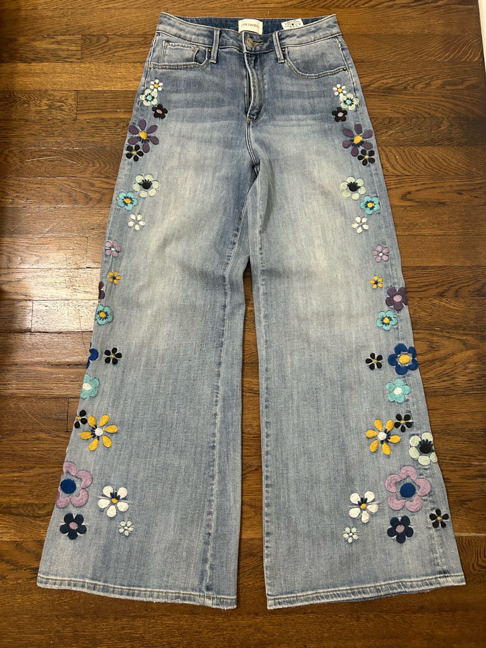 Driftwood Floral Embroidered Women’s Jeans